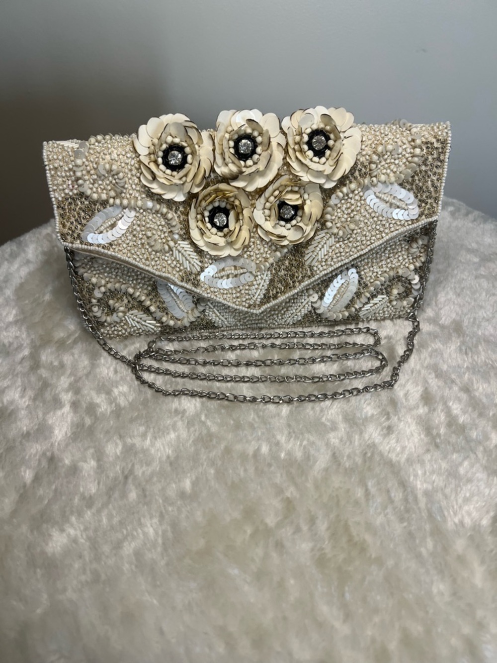 Clements Ribiero Ivory Fully Beaded Purse - Picture 3 of 11